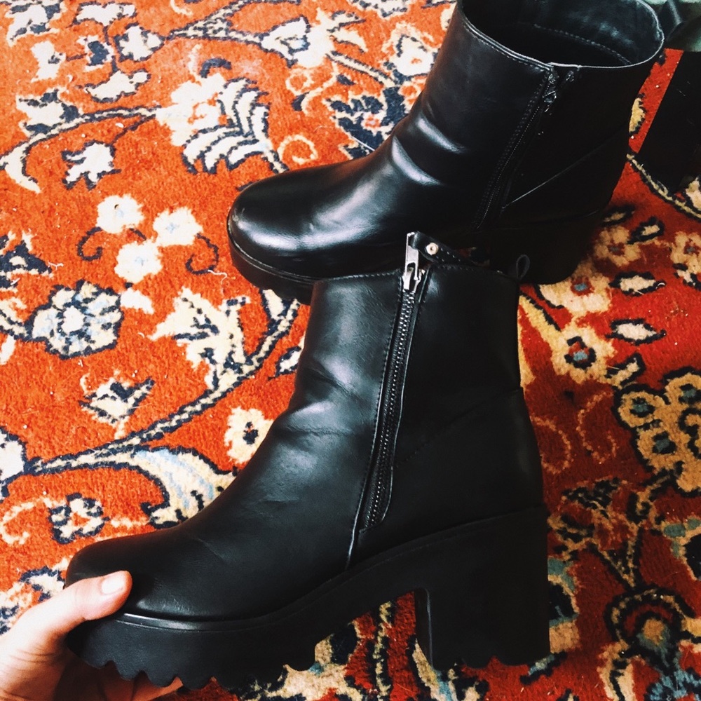 Cute & Chunky Platform Chelsea Booties